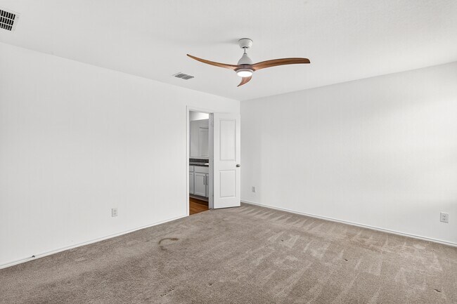 Building Photo - 1033 Sourgum St