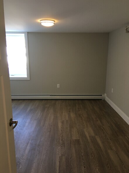 Building Photo - 151 Portsmouth Ave