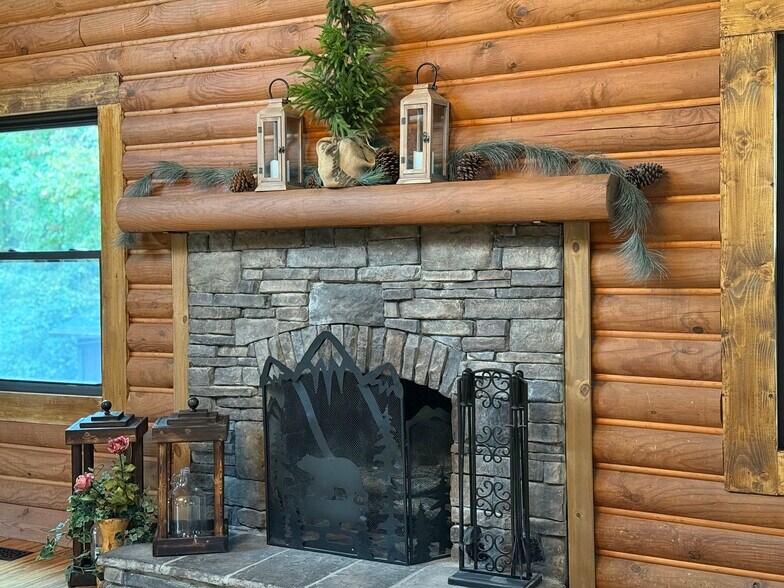 Building Photo - 1011 Lake Shore Dr