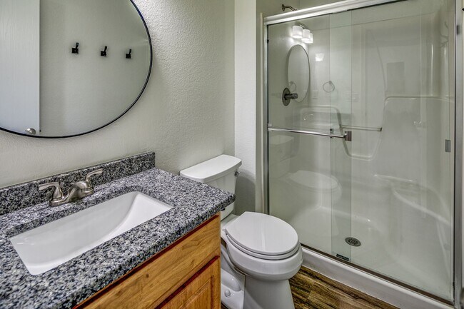 Building Photo - Stylish Belton Townhome | 3 Beds, 2 Baths,...