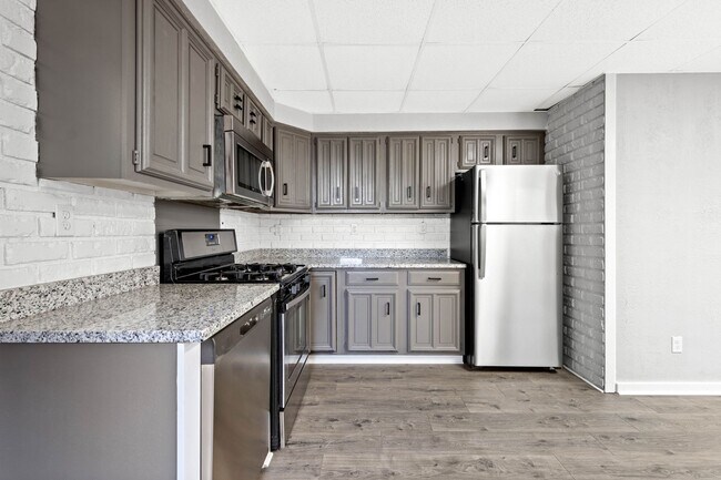 Building Photo - Stunning 3 bedroom home in Carrick available May 15!