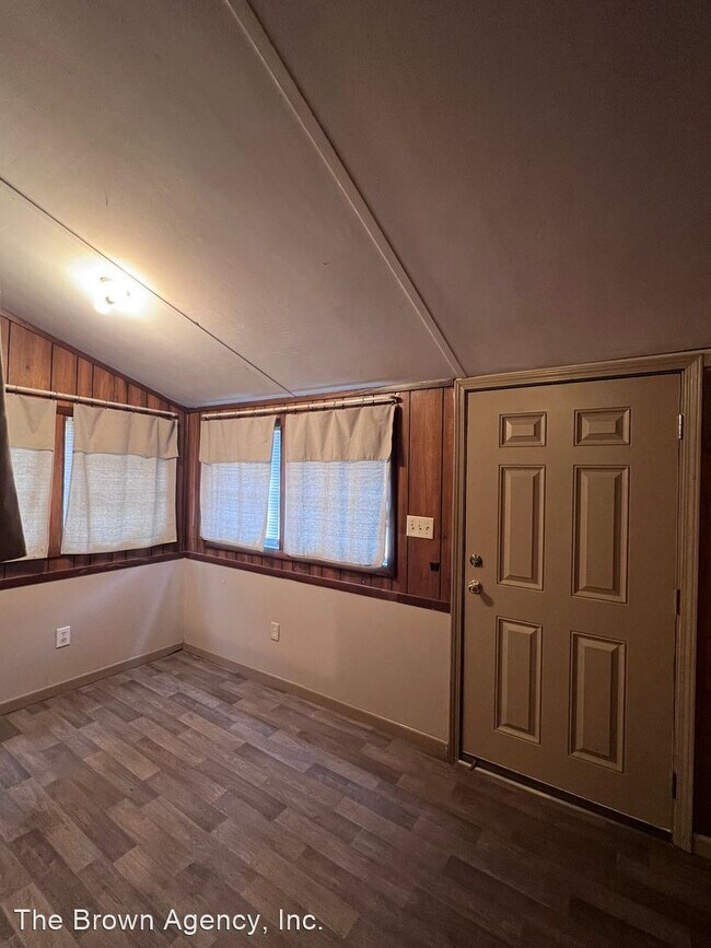 Building Photo - 2 br, 1 bath House - 1215 Connection Rd