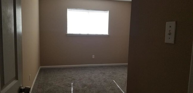 Building Photo - 15515 Waldron Cir