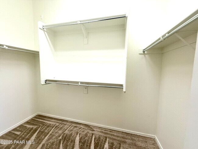 Building Photo - 4678 Edgemont Rd
