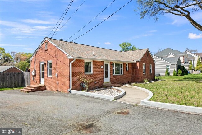 Building Photo - 6008 Brookland Rd