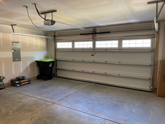 Building Photo - 3 Bedroom 2 Bath Home in Middle Creek Village in Bolivia, NC