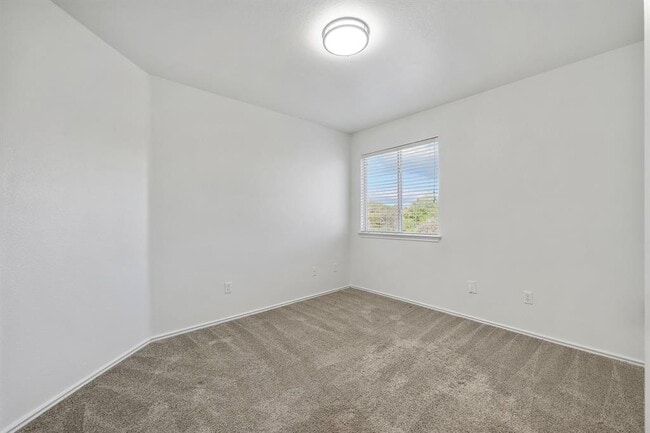 Building Photo - 1616 Kemah Dr