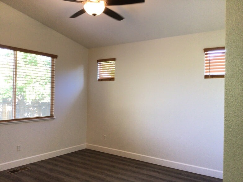 Building Photo - 5838 Rainier Peak Dr