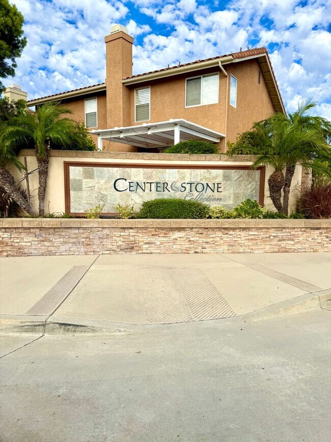 Building Photo - Spacious 4-Bedroom/2.5-Bath Home with Char...