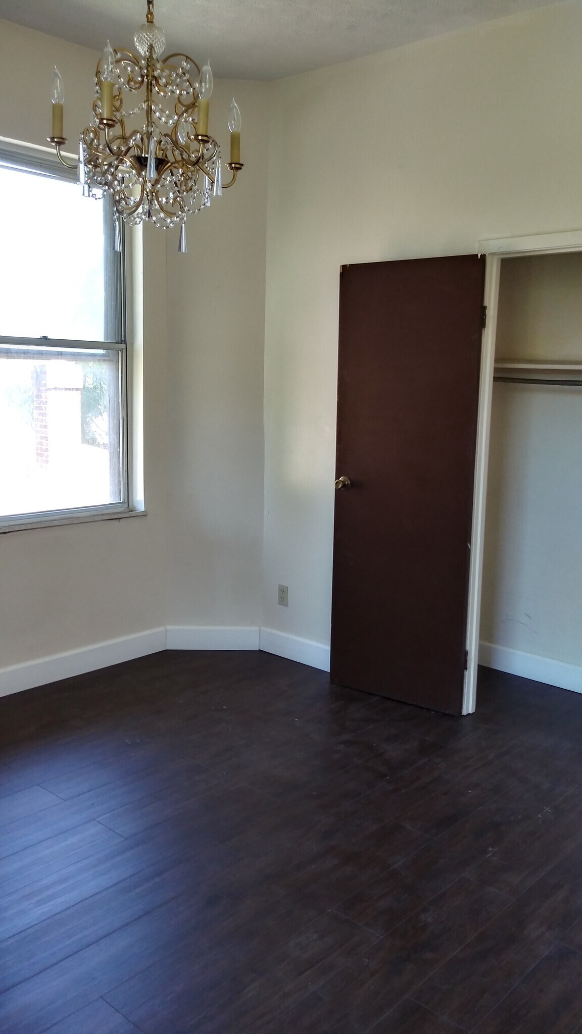 Building Photo - 325 McGregor Ave