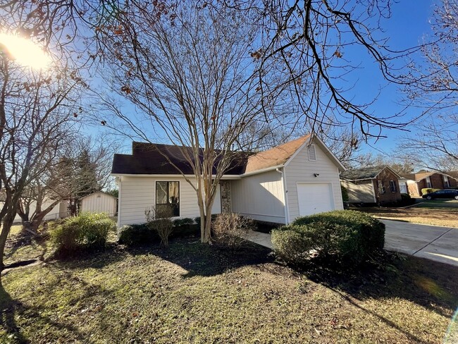 Building Photo - 5805 Dockridge Ct