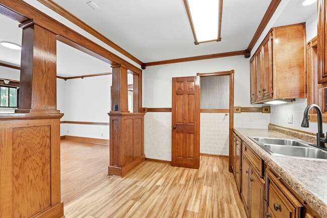 Building Photo - NEW LISTING! Spacious 3-Bedroom Home with ...
