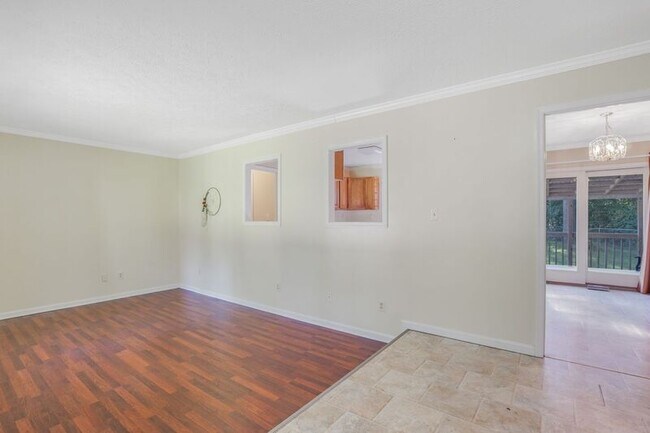 Building Photo - 8170 Linda Ln