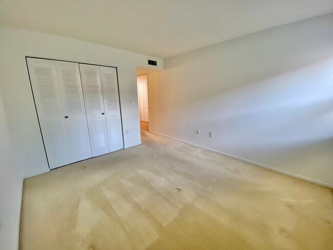 Building Photo - 1516 Mainsail Dr