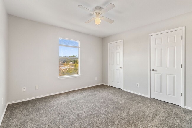 Building Photo - "Spacious 3-Bed Retreat with 2.5 Baths – Your Ideal Home in Universal City!"