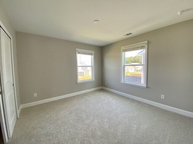 Building Photo - Five Bedroom, Single Family Home in Malind...