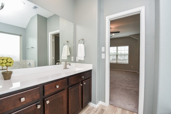 Building Photo - 22707 Bolanzo Ln