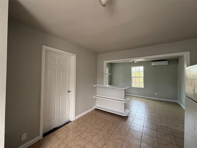 Building Photo - 7314 Navigation Blvd