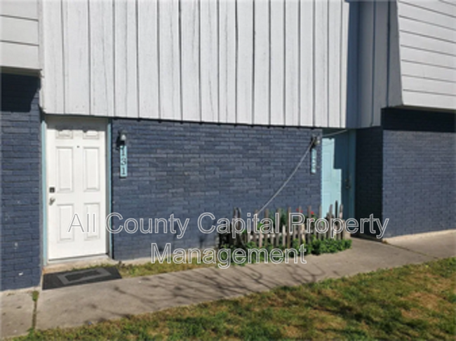 Building Photo - 302 Carmen Ct