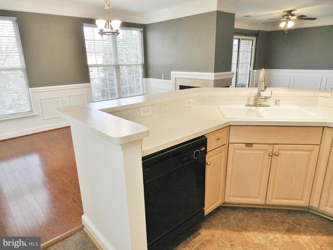Building Photo - 12765 Fair Crest Ct
