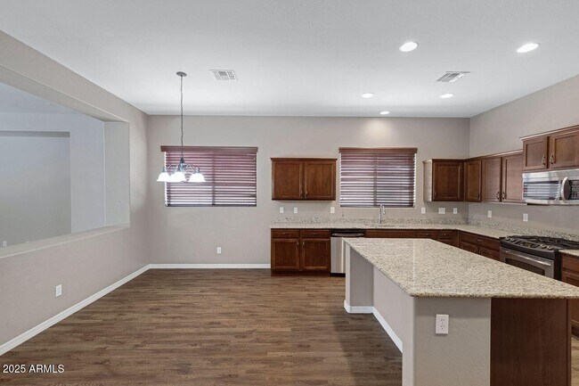 Building Photo - 2268 W River Rock Trail