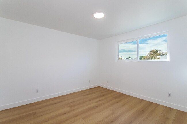 Building Photo - 713 New Depot St