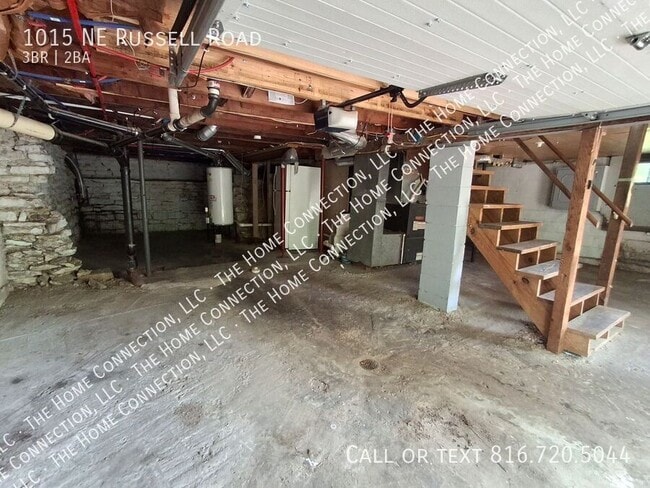 Building Photo - 1015 NE Russell Rd.