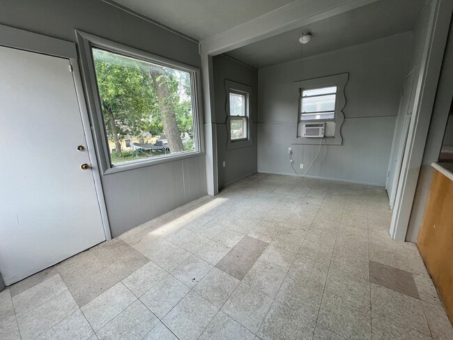 Building Photo - 4201 Cumings Street