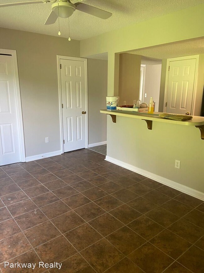 Building Photo - 3 br, 1.5 bath House - 2572 Hampstead Drive