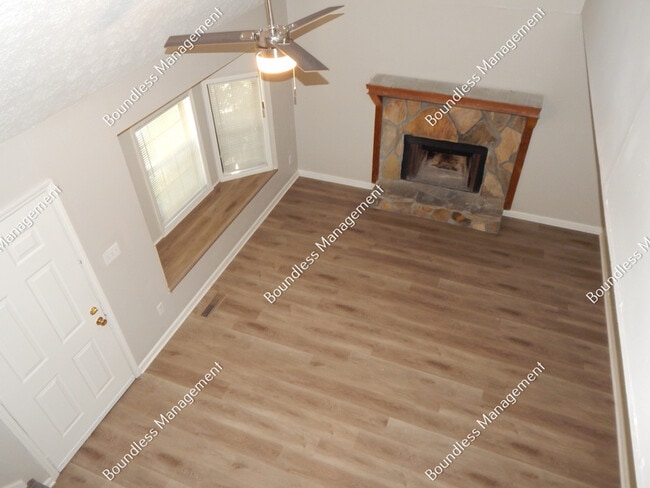 Building Photo - 2170 Wells Dr SE