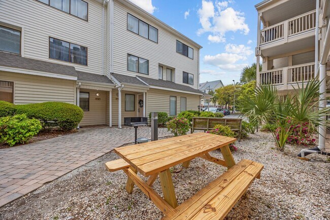 Building Photo - All Inclusive Seasonal Rental Available October 1st, 2025-March 31st 2026!