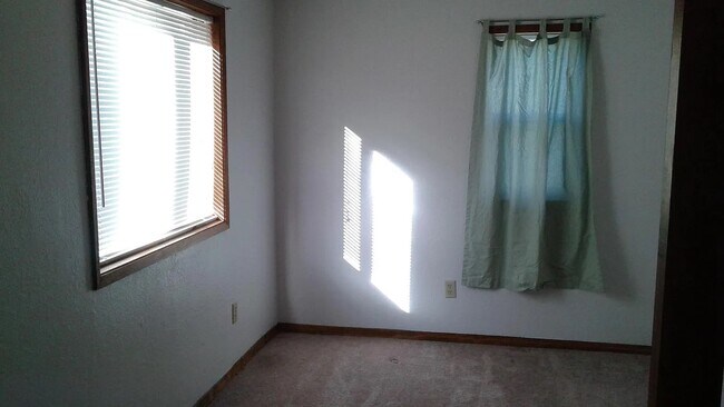 Building Photo - 3217 N Smith