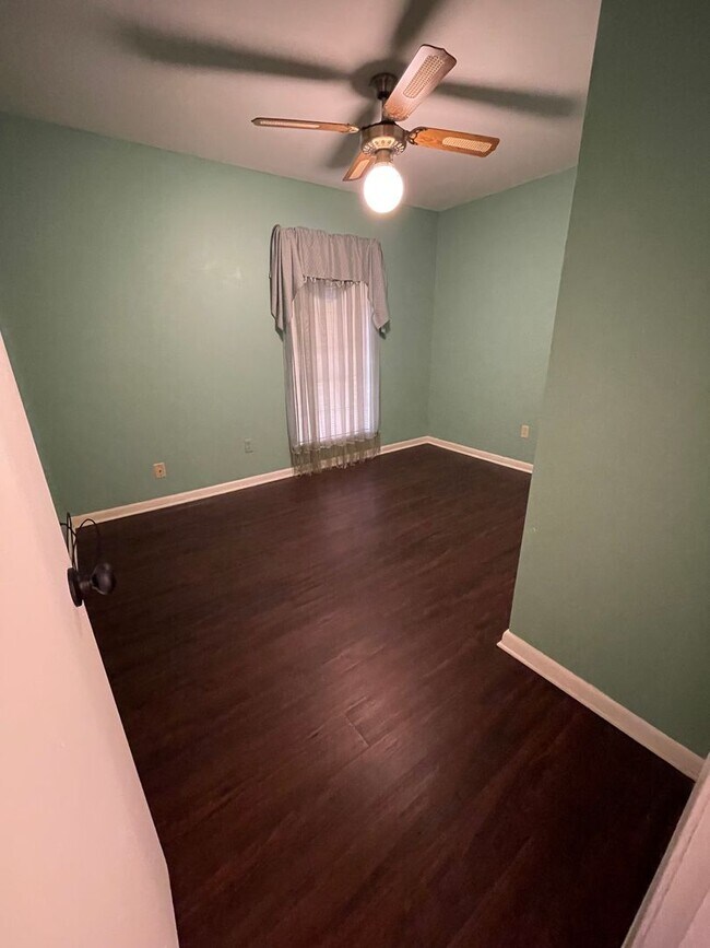 Building Photo - Beautiful 3 Bedroom Home in Southern Hills