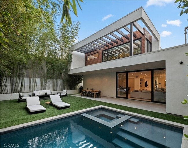 Building Photo - 4242 Vantage Ave