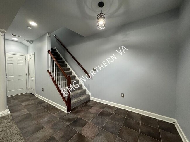 Building Photo - 10673 General Kirkland Dr
