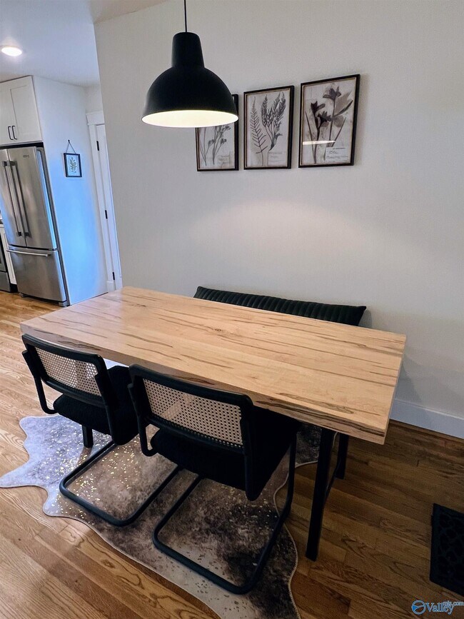 Building Photo - 1612 NE Wellman Ave