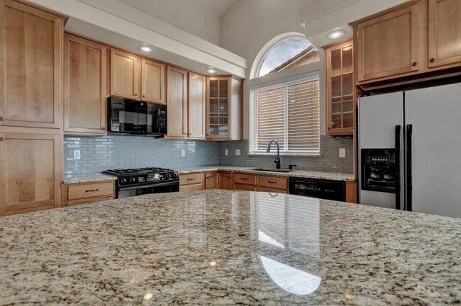 Building Photo - 5235 Bancroft Heights
