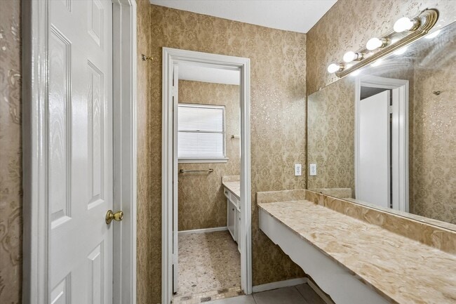 Building Photo - 10314 Sagerock Dr