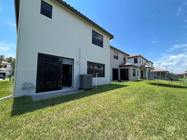 Building Photo - 5525 Agostino Way