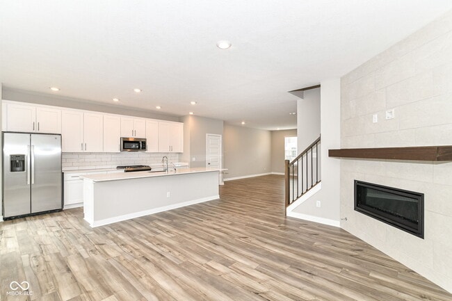 Building Photo - 6872 Sunstone Pl