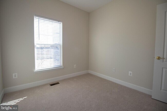 Building Photo - 522 Jurgensen Pl