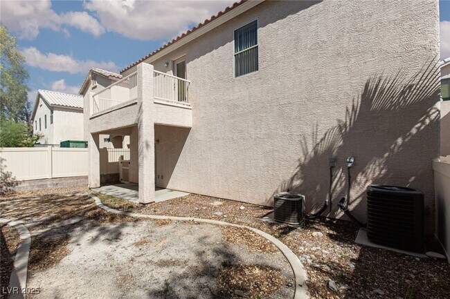 Building Photo - 9029 Mossy Hollow Ave