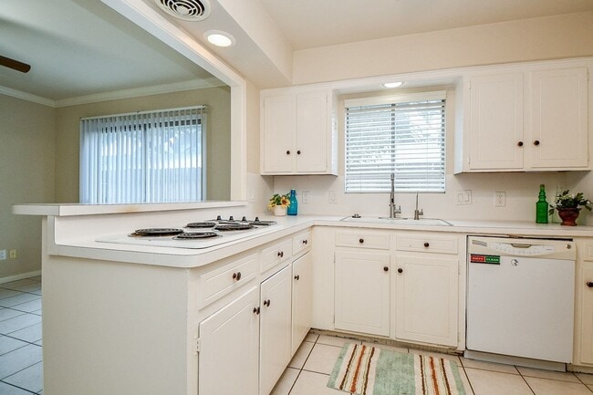 Building Photo - 5814 Fairdale Ln