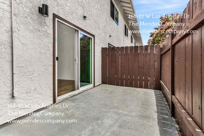 Building Photo - 468-72 W Los Angeles Dr