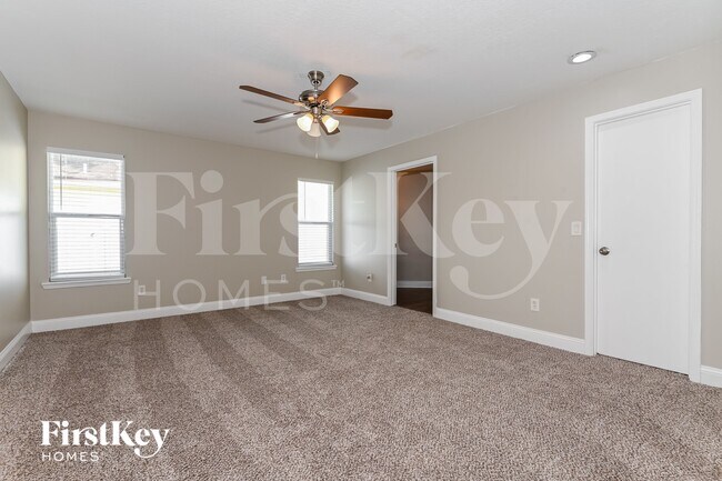 Building Photo - 12211 Rochford Ln