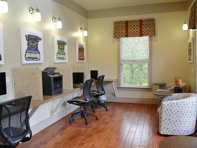 Building Photo - 1776 Patriots Ln