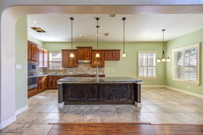 Building Photo - 9230 Hernshead Ln