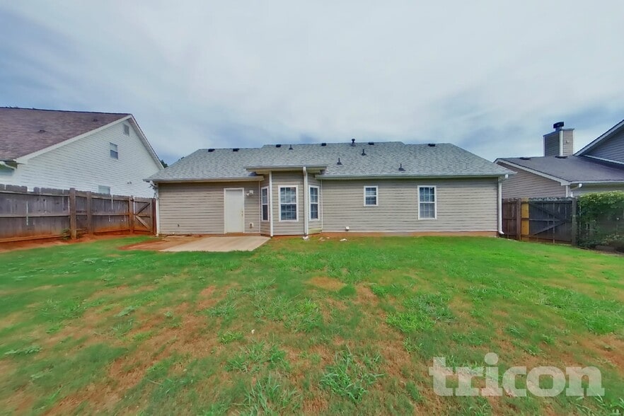 Building Photo - 1303 N Hampton Dr