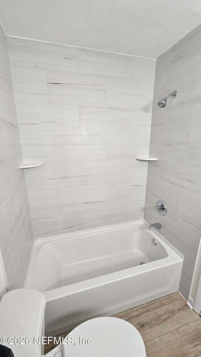 Building Photo - 820 Orchid St