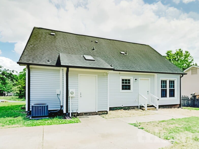 Building Photo - 8831 Milton Morris Dr